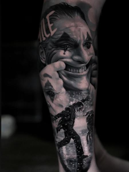 Realism joker portrait scene tattoo by @hellekarger_tattoo