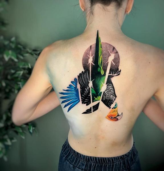 Illustrative abstract parrot tattoo by @hermit_ttt