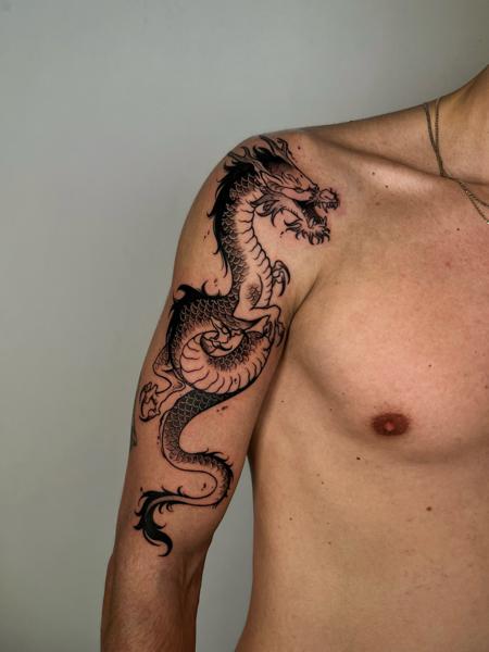 Japanese dragon tattoo by @himiko.ink
