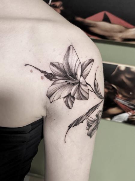 Realism floral lily tattoo by @60needle