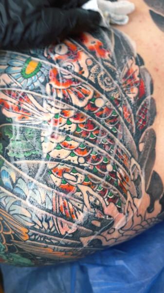 Japanese koi fish tattoo by @imzunii_irezumi