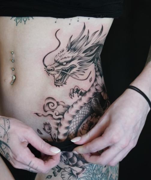 Blackwork dragon tattoo by @inx.tattoo