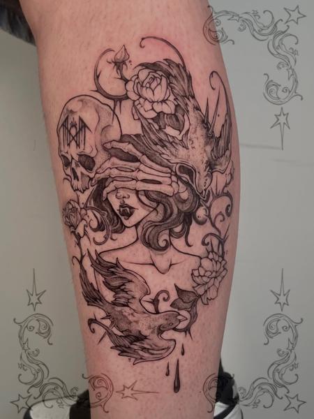 Blackwork woman with skull tattoo by @dollmadaki.tattoos