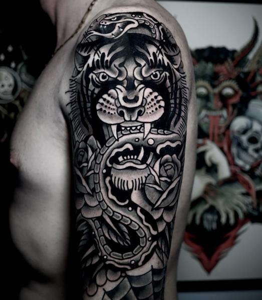 Neo-traditional tiger snake tattoo by @straats_tatts