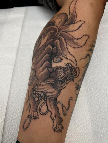 Japanese nine-tailed fox tattoo by @callmenighthawkk