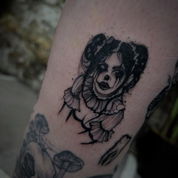 Blackwork creepy clown tattoo by @jessicablacktattoo