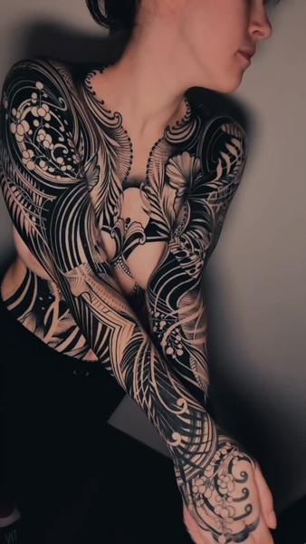 Ornamental ornamental floral tattoo by @jessicasvartvit