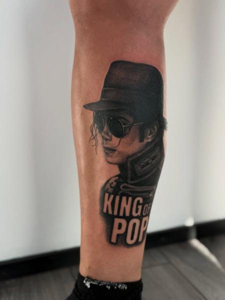 Realism king of pop portrait tattoo by @jess_dias_tattoos
