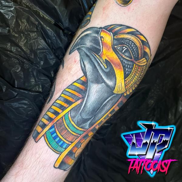Color realism egyptian bird tattoo by @heartanddagger.tattoo