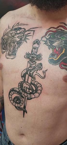 Traditional snake dagger tattoo by @ztattoofloripa