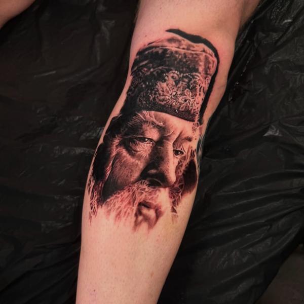 Realism elderly man portrait tattoo by @jtatattoos