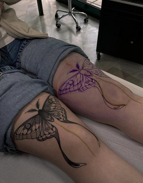 Blackwork moth tattoo by @kalli_k_
