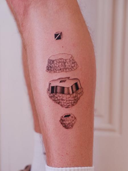 Illustrative blackwork abstract layered forms tattoo by @karolina_tattooer