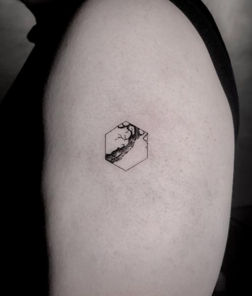 Fine line tree branch tattoo by @kat_blink_tattoo