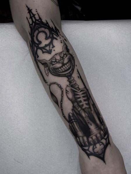 Illustrative gothic skeletal cheshire cat tattoo by @achlys.ttt