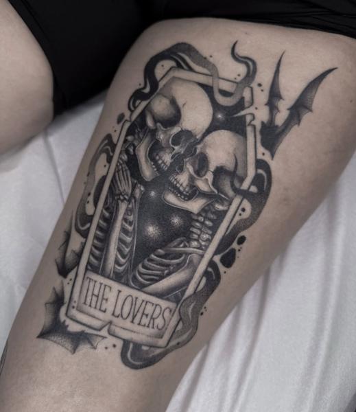 Blackwork skeleton lovers tattoo by @achlys.ttt