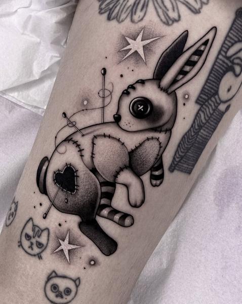 Illustrative stitched rabbit tattoo by @achlys.ttt
