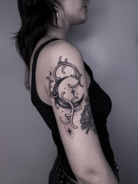 Blackwork ornate moon tattoo by @achlys.ttt