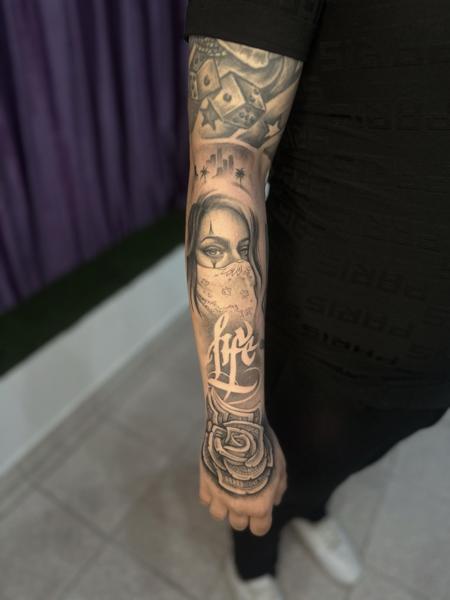 Black and grey realism bandana woman tattoo by @katia.iink