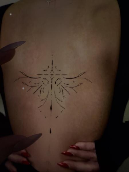 Fine line ornamental pattern tattoo by @kaymieseven