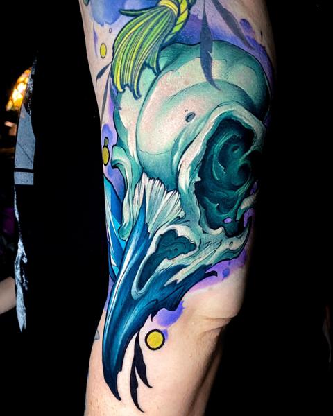 Neo-traditional bird skull tattoo by @kellydotylovessoup