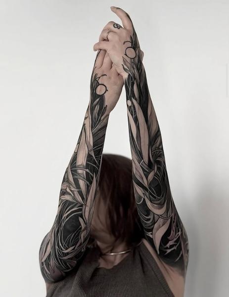 Blackwork abstract botanical tattoo by @kennipoke