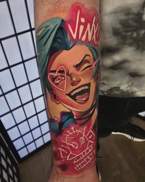 Illustrative jinx character portrait tattoo by @kirstentattoos