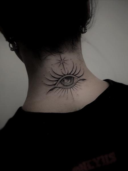 Fine line eye with rays tattoo by @zzirini
