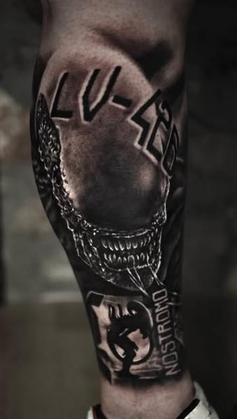 Realism alien creature tattoo by @leandros_argyropoulos_