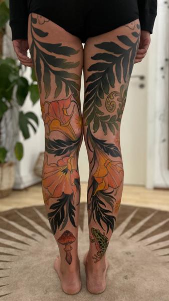 Color Realism floral and nature tattoo by @lore.morato