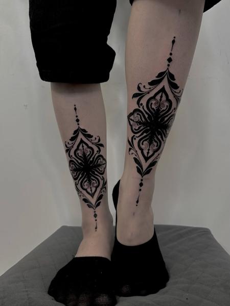 Blackwork ornamental pattern tattoo by @loreta.win.tattoo