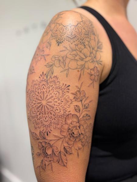 Fine line blackwork floral mandalas tattoo by @lucie.tattoo