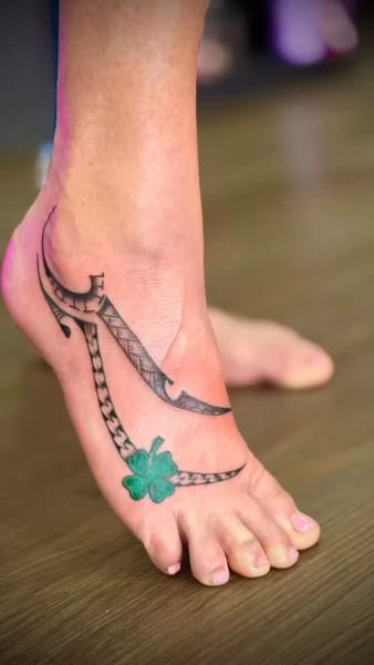 Tribal tribal clover tattoo by @maebeautifulpoison