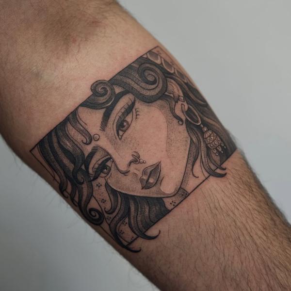 Illustrative blackwork ornamental woman tattoo by @manvmadetattoos