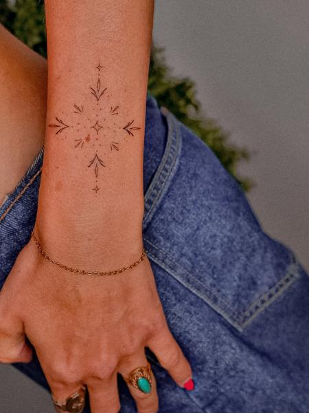 Fine line ornamental design tattoo by @katerinedovasink
