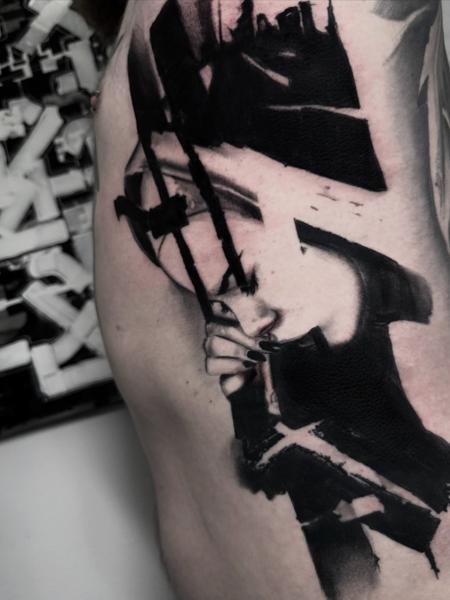 Abstract abstract portrait tattoo by @marcus_giuliano_stolz_tattoo