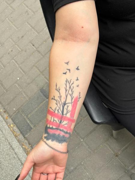 Illustrative tree silhouette tattoo by @mate.arnoth.tattoos