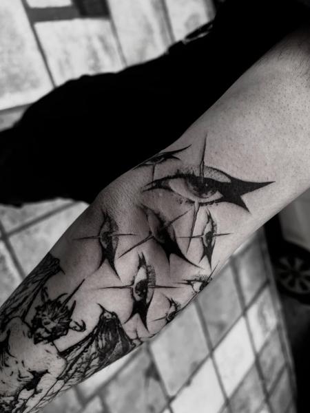 Blackwork eye pattern tattoo by @matina_macabre_tatt