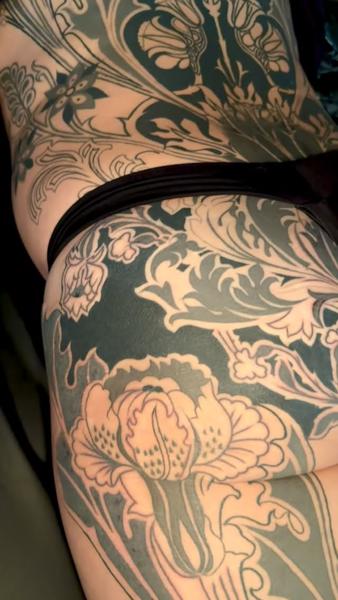 Ornamental floral pattern tattoo by @meganhoogland