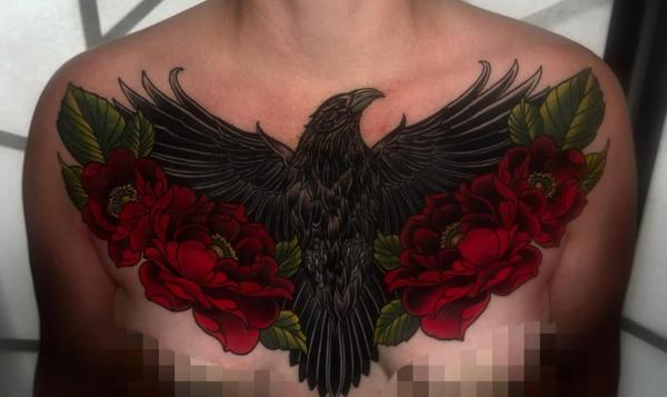 Neo-traditional floral raven tattoo by @meg.tattz