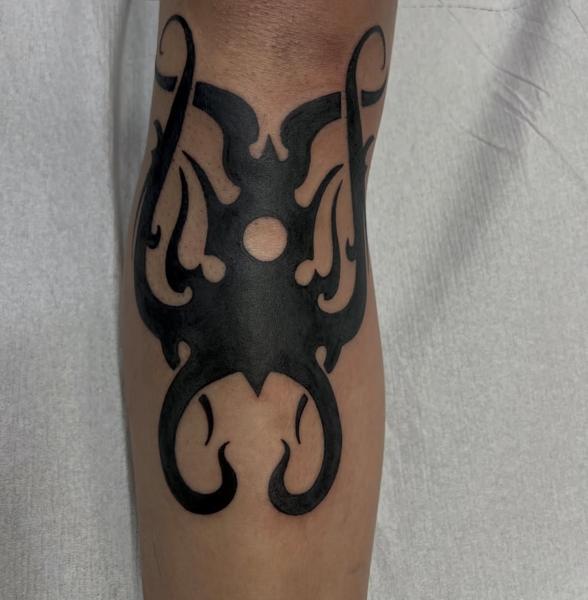 Tribal tribal design tattoo by @nako_tattoo
