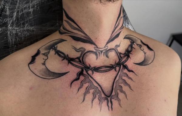 Blackwork heart and moons tattoo by @psi.xi.tatt