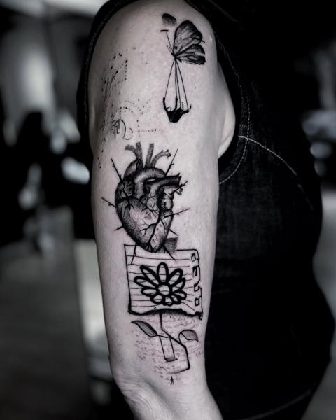 Blackwork anatomical heart tattoo by @nick_theocharis