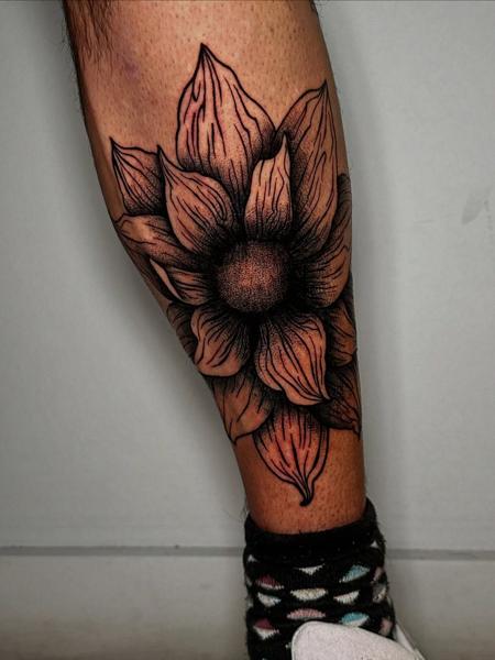 Blackwork sunflower tattoo by @mrduke__inkaholic