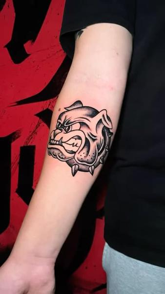Traditional bulldog head tattoo by @s.lap_inkaholic