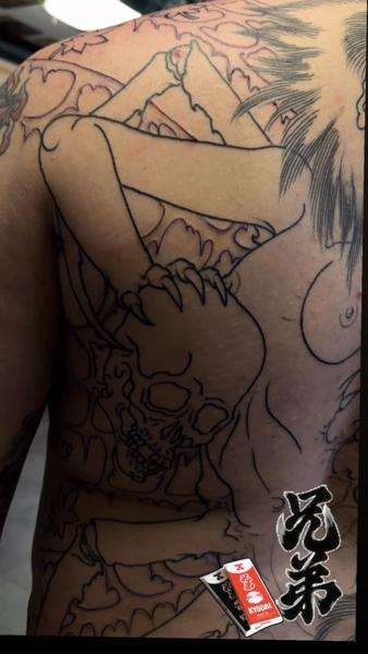 Linework skull and figure tattoo by @noble1tattooing