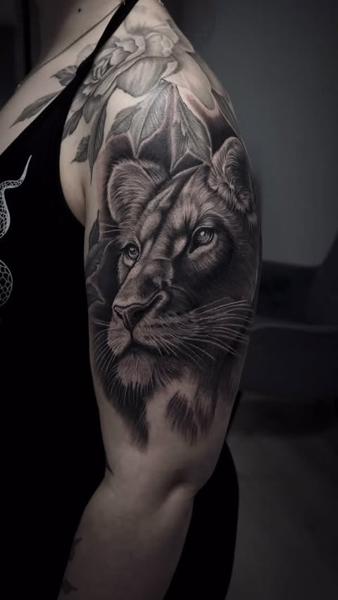 Realism lion portrait tattoo by @noemikovacstattoo