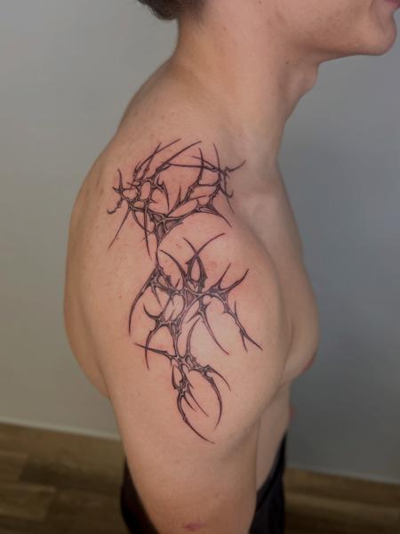 Blackwork abstract pattern tattoo by @olgabanas