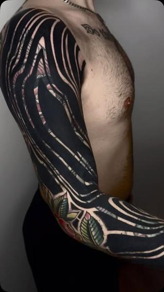 Blackwork abstract pattern tattoo by @oscar.tttst_