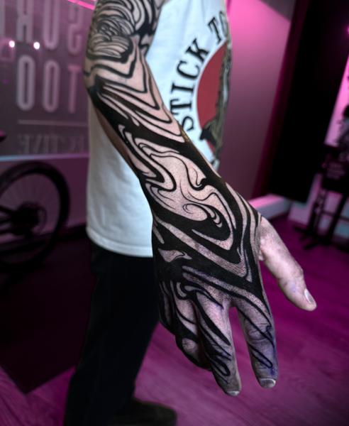 Blackwork abstract pattern tattoo by @pain4pleasure.tattoo
